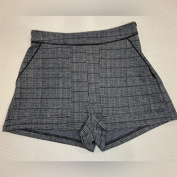 Misguided black plaid size 6 petite stretch shorty shorts pockets Y2K mini - Picture 1 of 9
